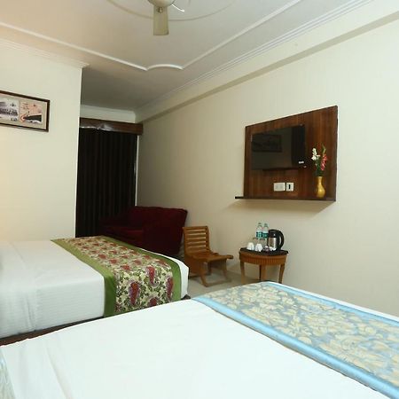 Hotel Earth Delhi  Eksteriør billede