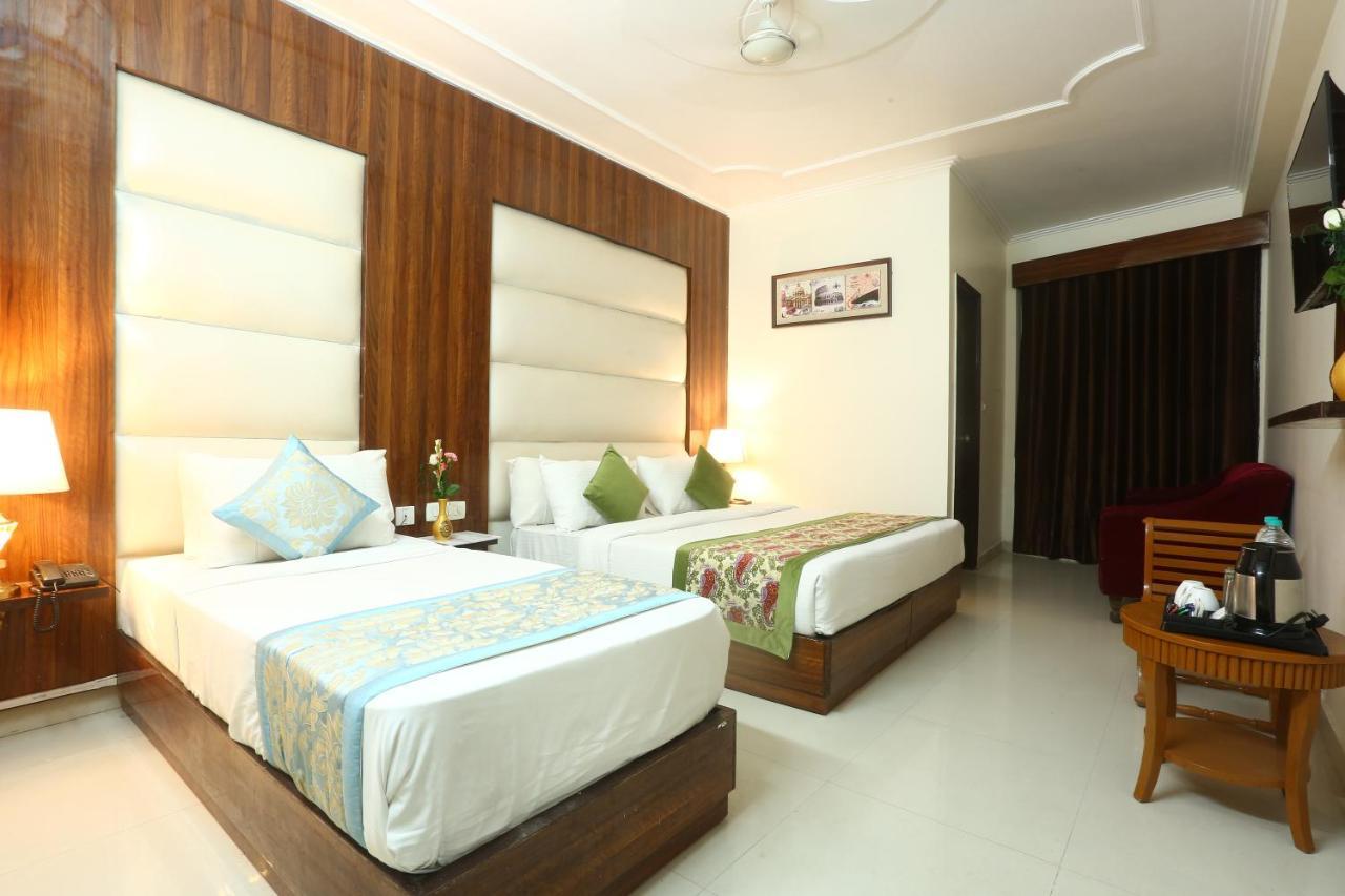 Hotel Earth Delhi  Eksteriør billede