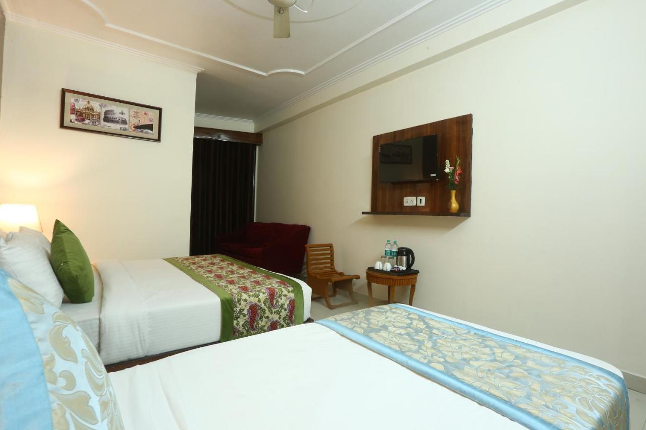Hotel Earth Delhi  Eksteriør billede