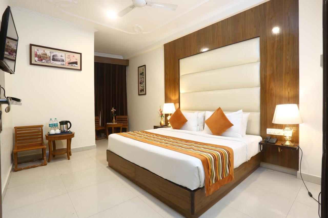 Hotel Earth Delhi  Eksteriør billede