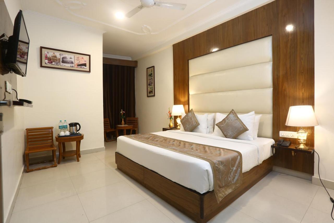 Hotel Earth Delhi  Eksteriør billede